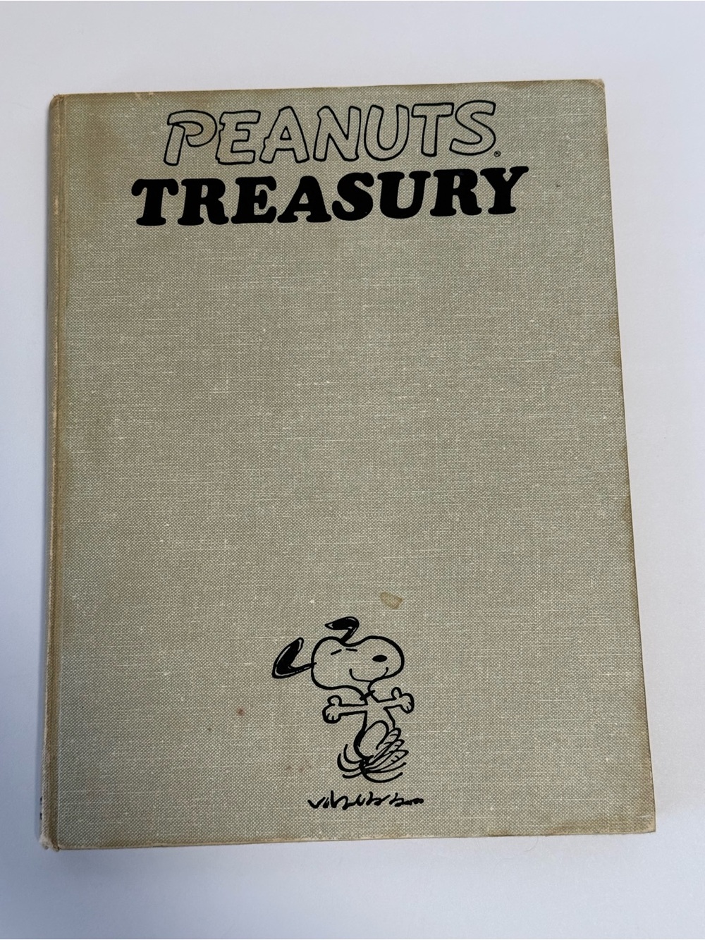 Vintage 1968 Peanuts Treasury Hardcover Book